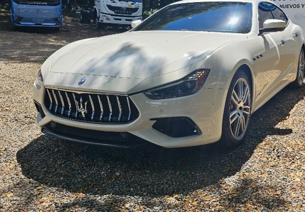 carros.charlies.dealer.73