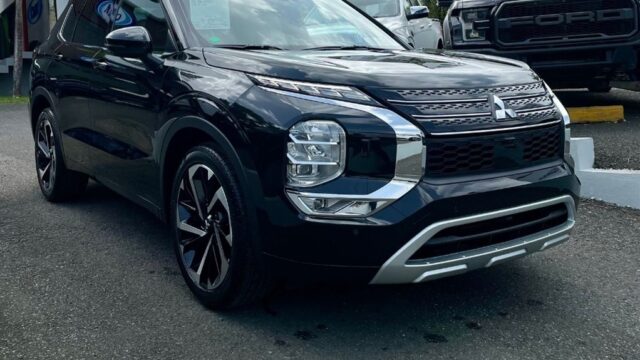 carros.charlies.dealer.Mitsubishi.outlander.2025.us54000.nueva_.negra_.4