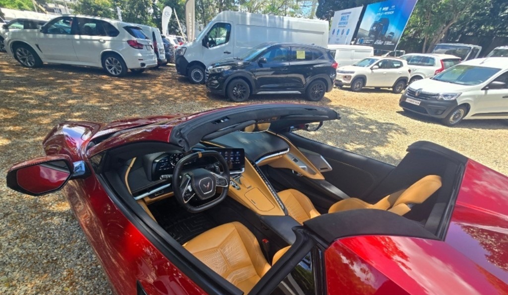 carros.charlies.dealer.chevrolet.corvette.stingray.2022.us110000.roja_.5