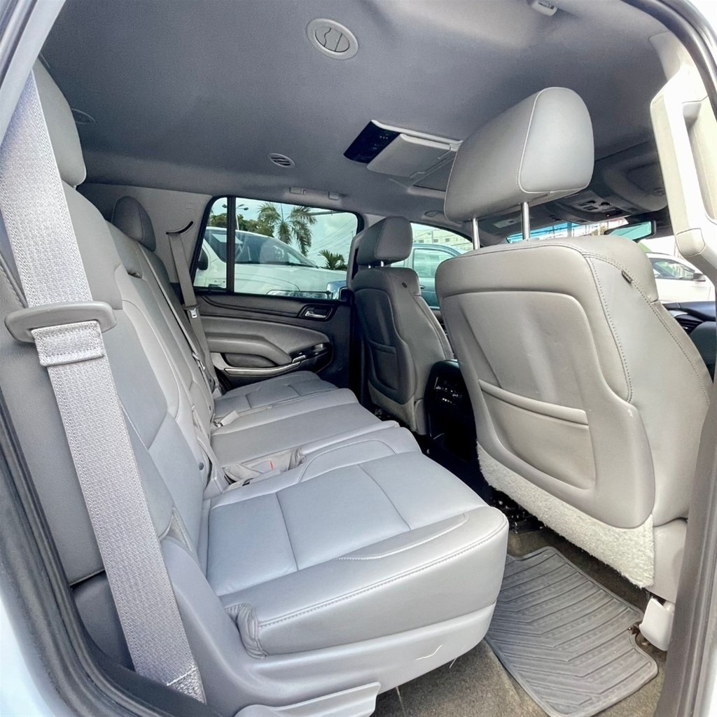 carros.charlies.dealer.chevrolet.tahoe_.2015.us27mil.3