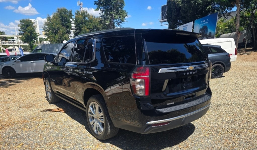 carros.charlies.dealer.chevrolet.tahoe_.highcountry.duramax.2023.us93000.negra_.4