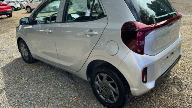 carros.charlies.dealer.kia_.picanto.plateada.us17490.nueva_.2