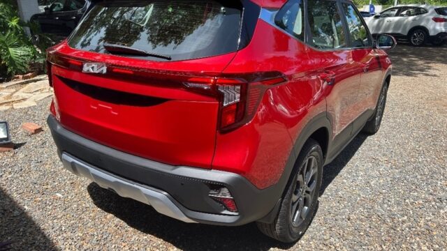 carros.charlies.dealer.kia_.seltos.2015.us28.900.roja_.4-1