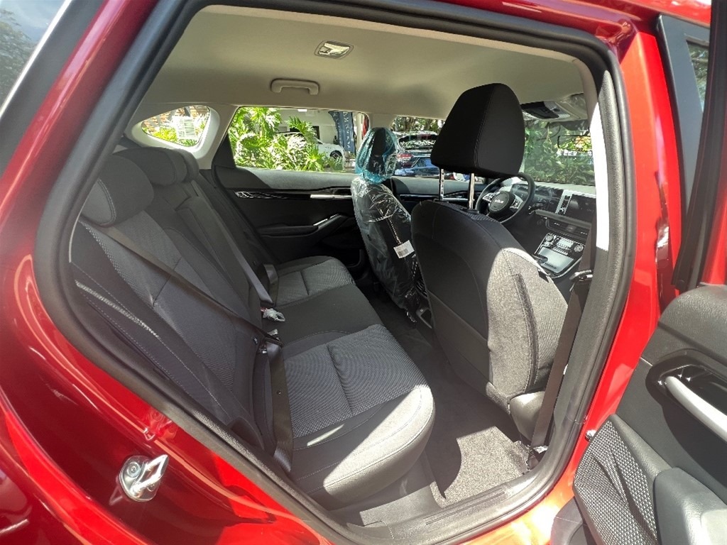 carros.charlies.dealer.kia_.seltos.2015.us28.900.roja_.5