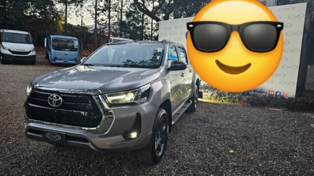 carros.charlies.dealer.toyota.hilux_.limited.2015us63900.1