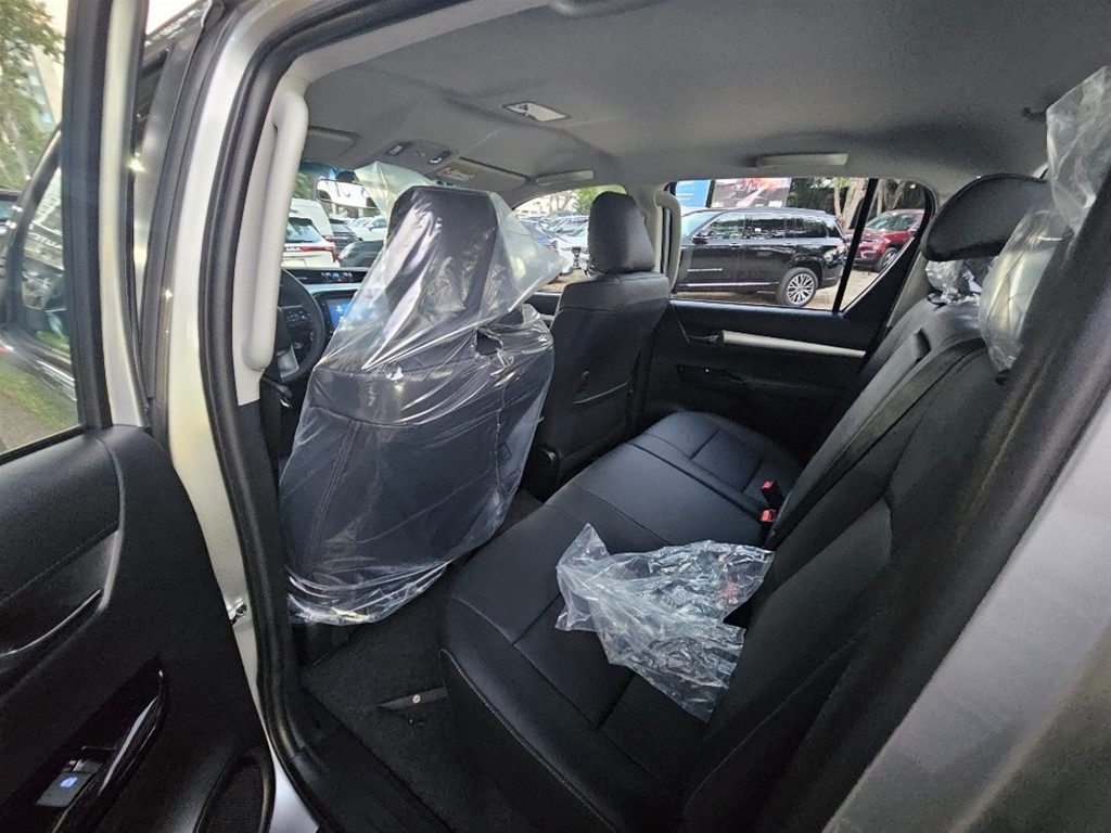 carros.charlies.dealer.toyota.hilux_.limited.2015us63900.4