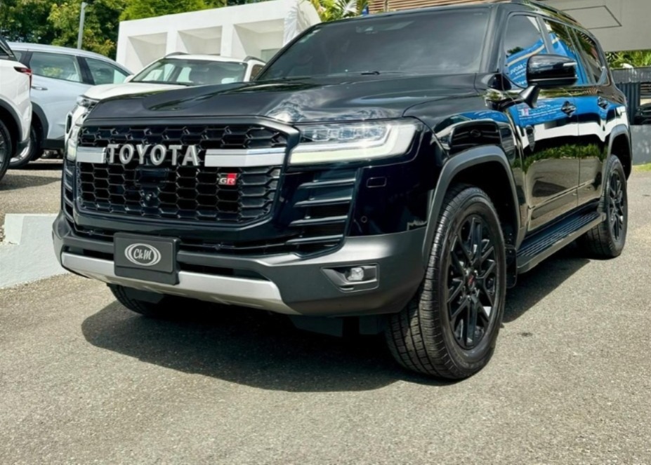 carros.charlies.dealer.toyota.landcruiser.grsport.2025.us169.900.2-1